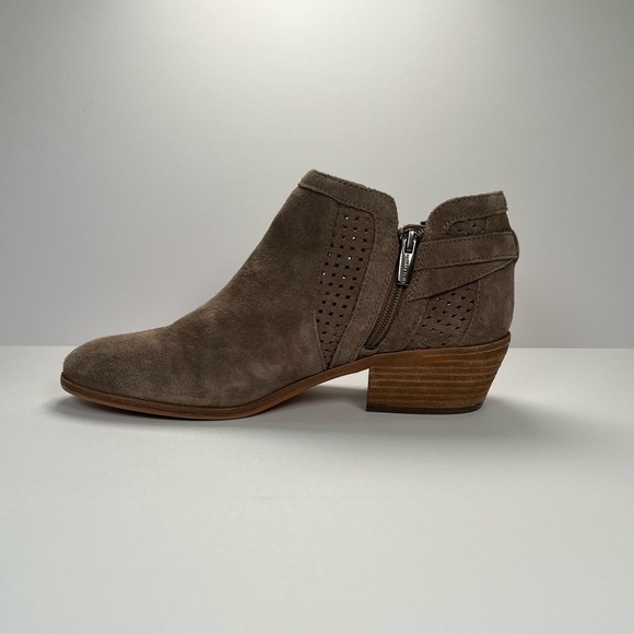 Vince Camuto Pamma Side Zip Suede Bootie w/ Buckle Detail - tan, size 10 - Picture 5 of 10